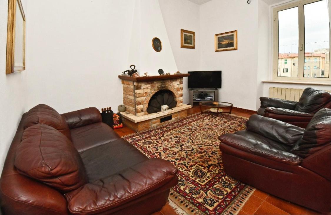 Borgo 98 Guest House Matrimoniale Con Bagno Privato Livorno Exterior photo